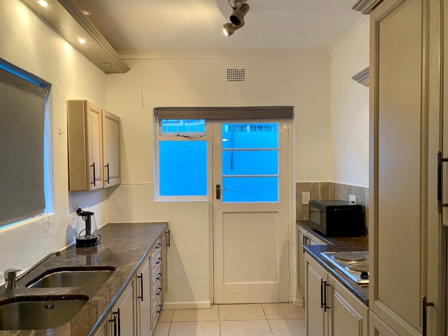 5 Bedroom Property for Sale in Constantia Western Cape